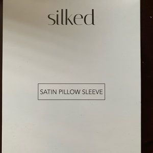 Silked satin pillow sleeve, new